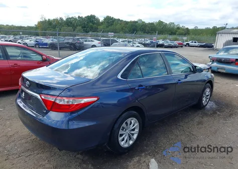 2015 Toyota Camry Le z USA, uszkodzony, nr VIN 4T4BF1FK7FR508944